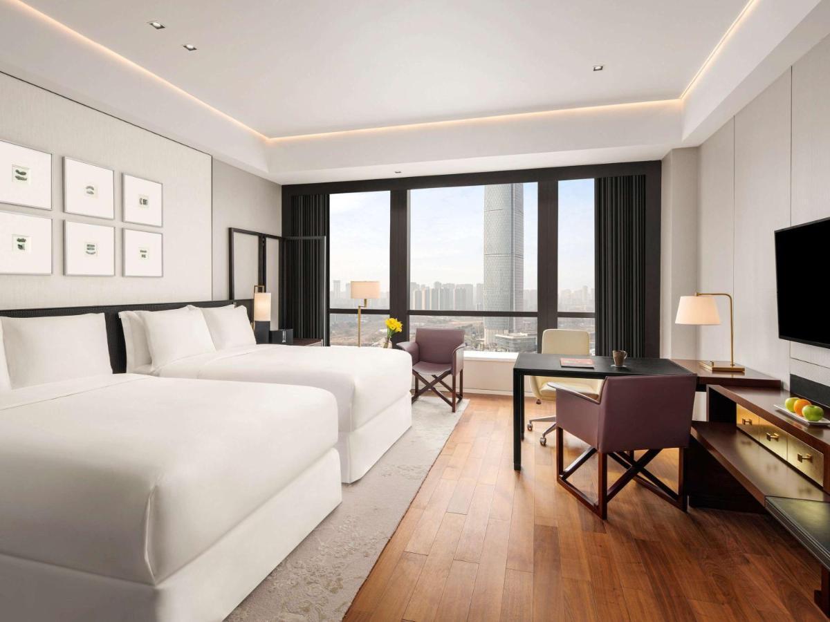 Fairmont Wuhan Esterno foto