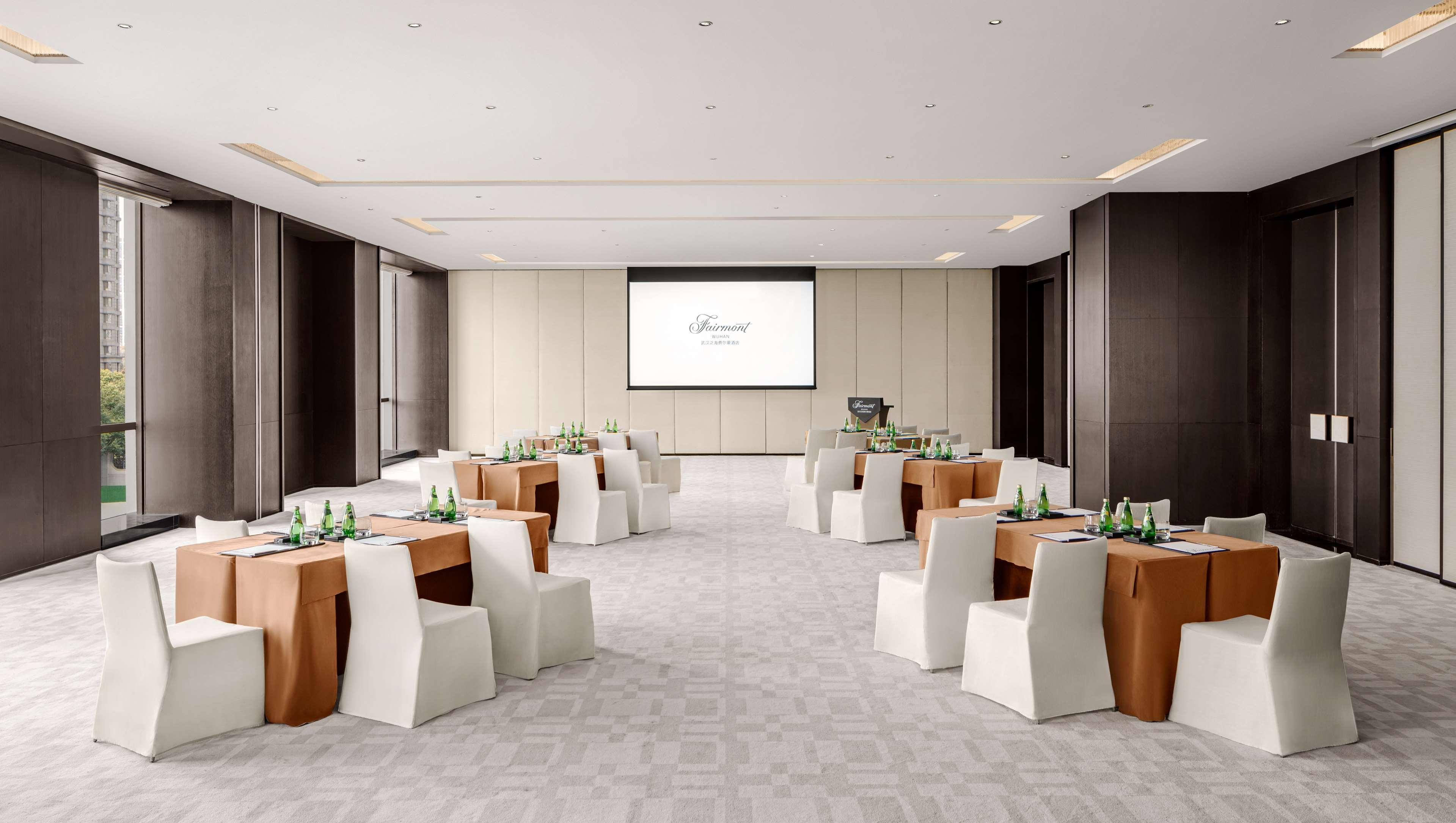 Fairmont Wuhan Esterno foto