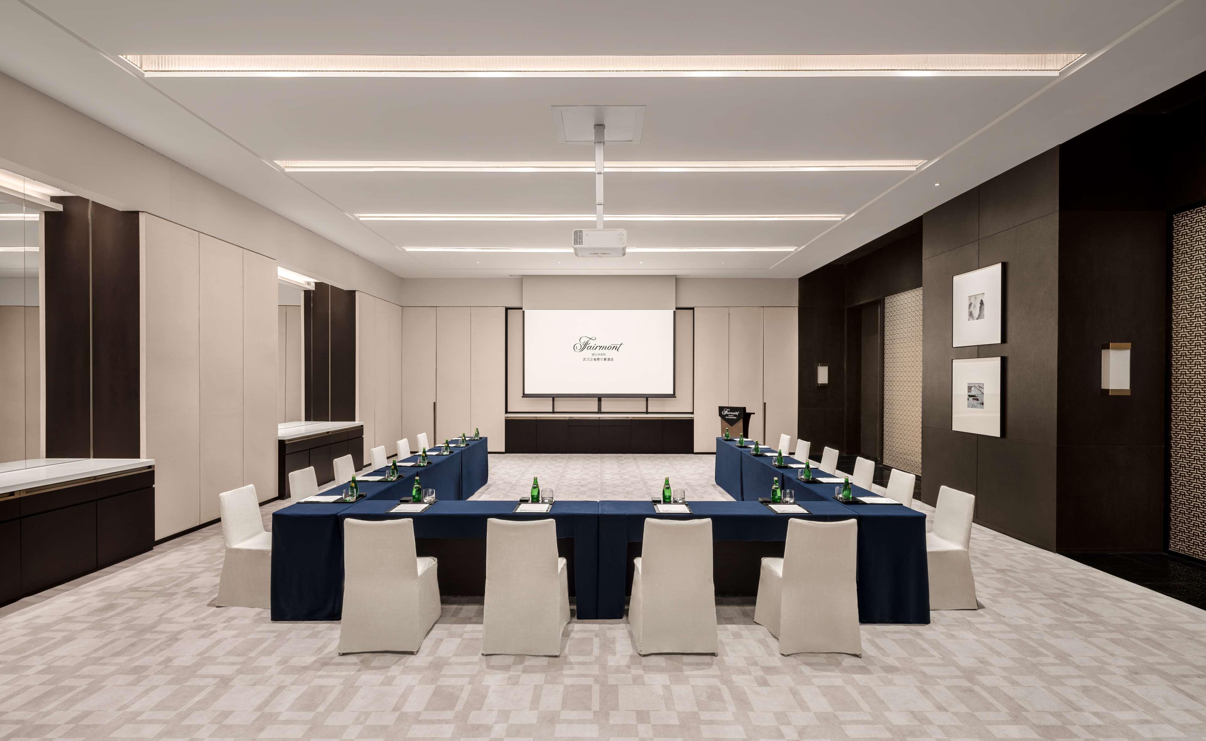 Fairmont Wuhan Esterno foto